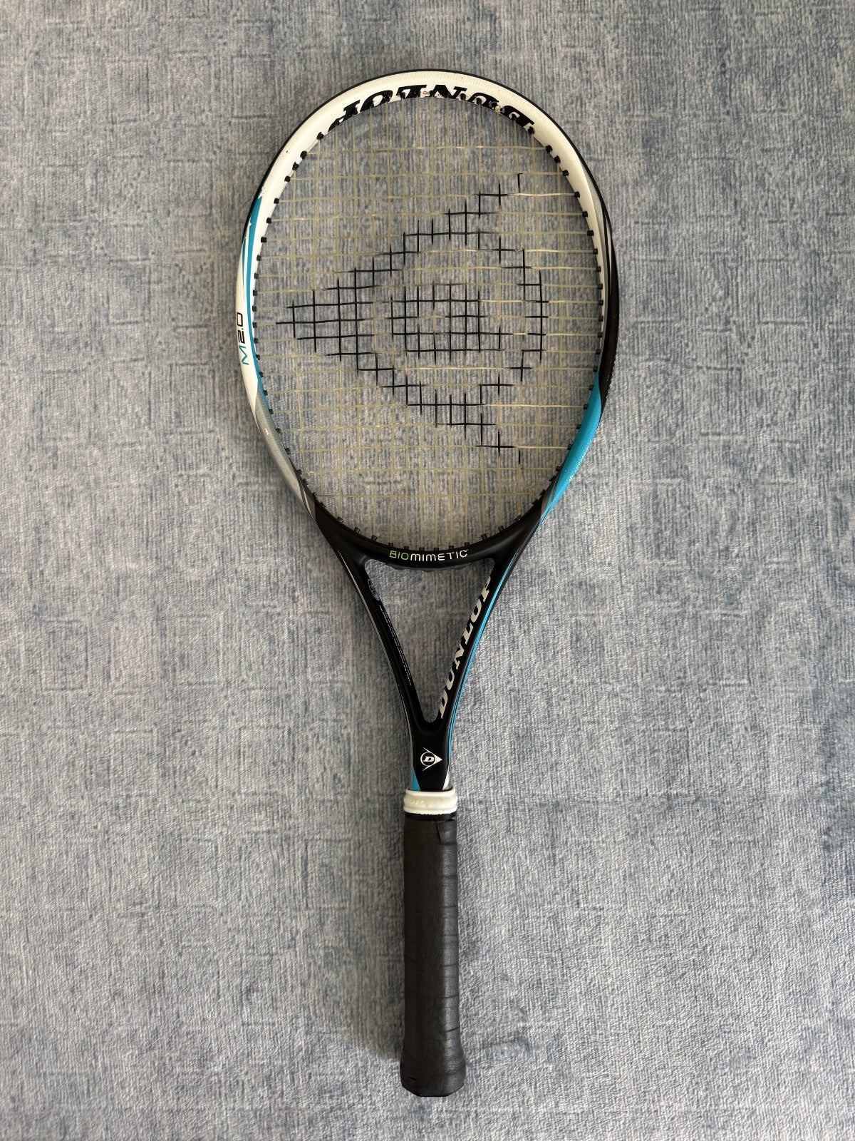 Dunlop Biomimetic M2.0 313g 95sq in Grip 3 Tennis Racket