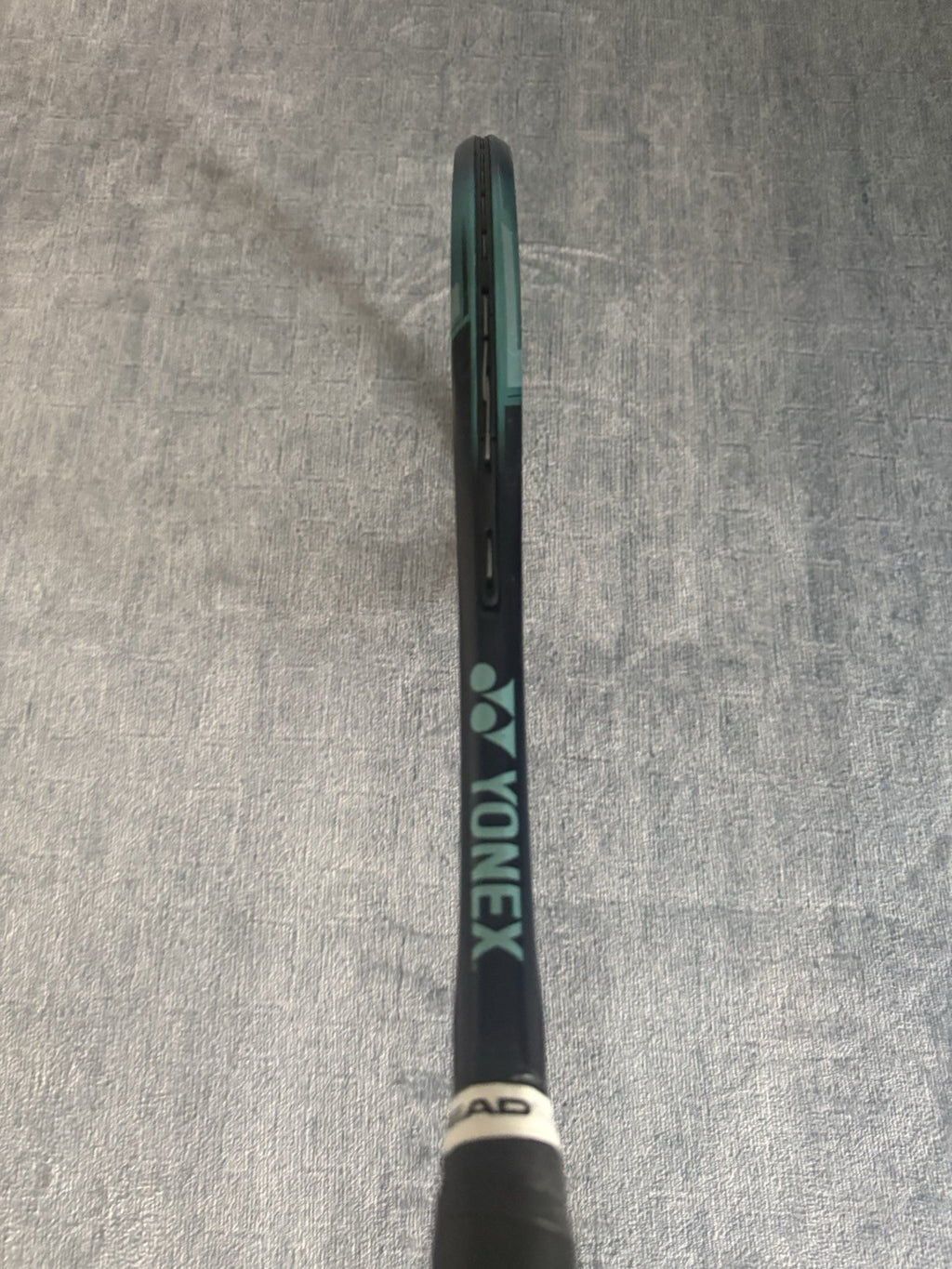 Yonex EZONE 98 2022 305g 98sq in Grip 2 Tennis Racket
