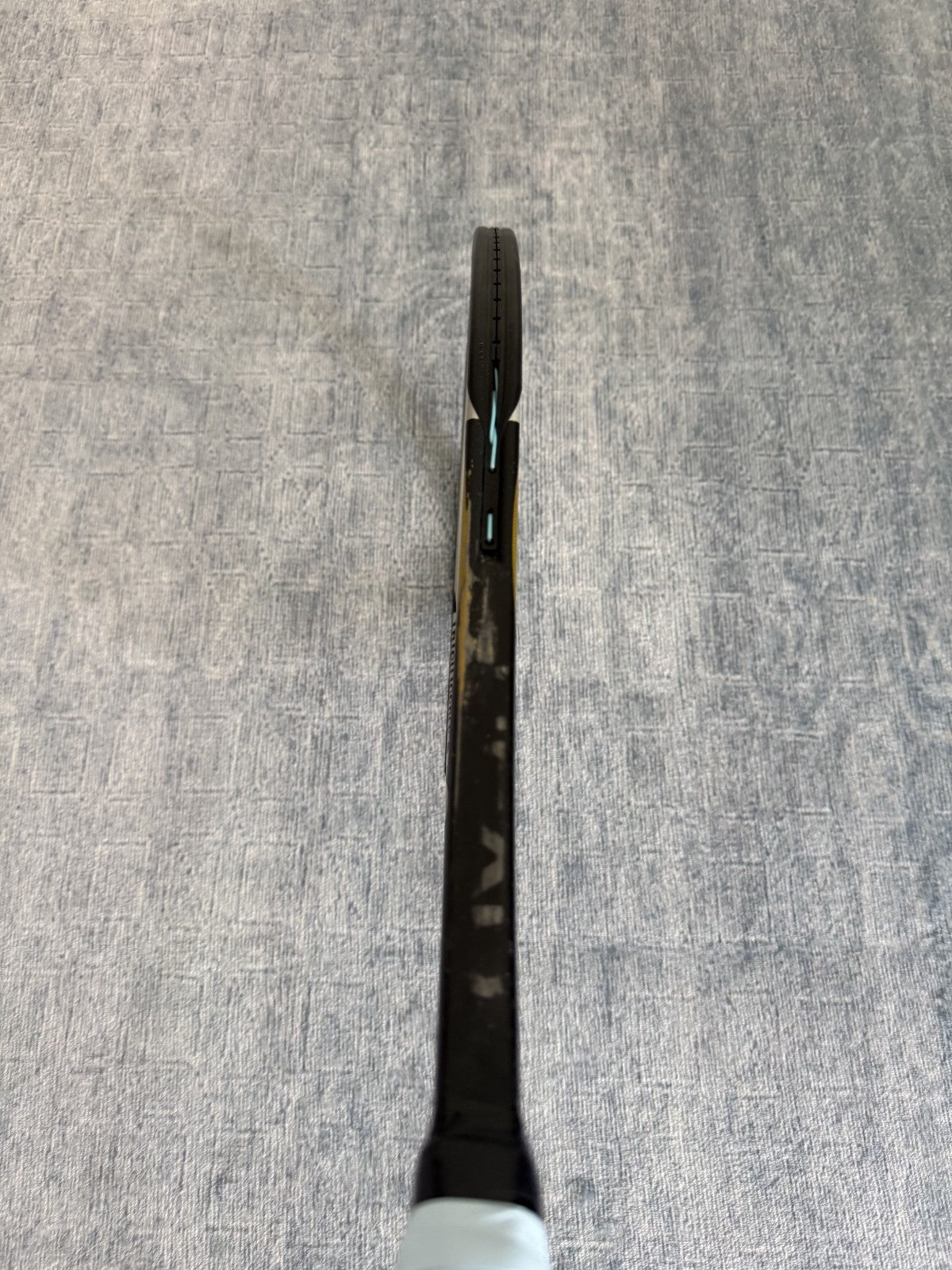 HEAD i.Prestige Mid 330g 93sq in Grip 3 27.5" Tennis Racket