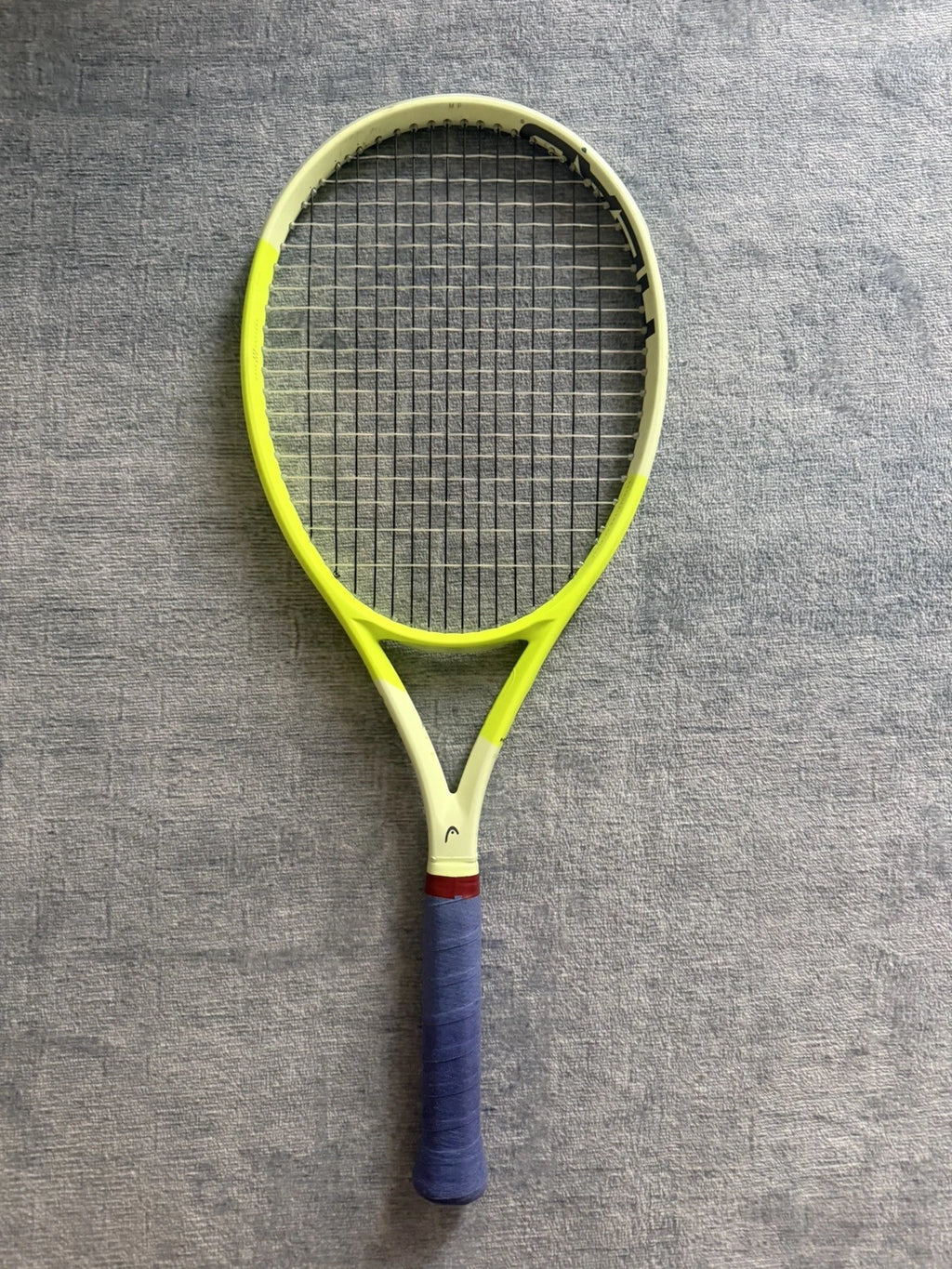 Head Extreme MP 2024 300g 100sq in Grip 3 Tennis Racket