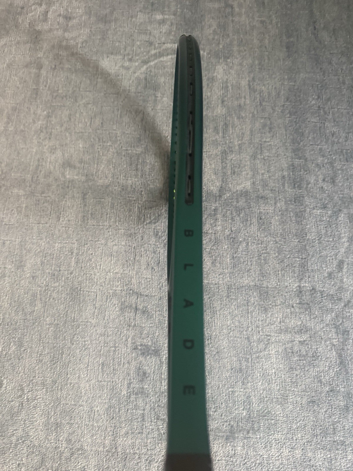 Wilson Blade 98 V9 305g 98sq in Grip 3 Tennis Racket