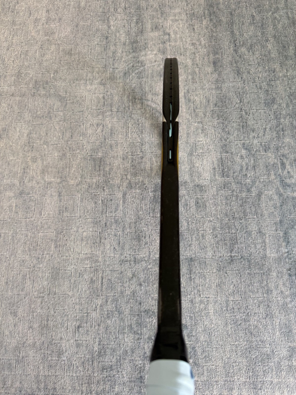 HEAD i.Prestige Mid 330g 93sq in Grip 3 27.5" Tennis Racket