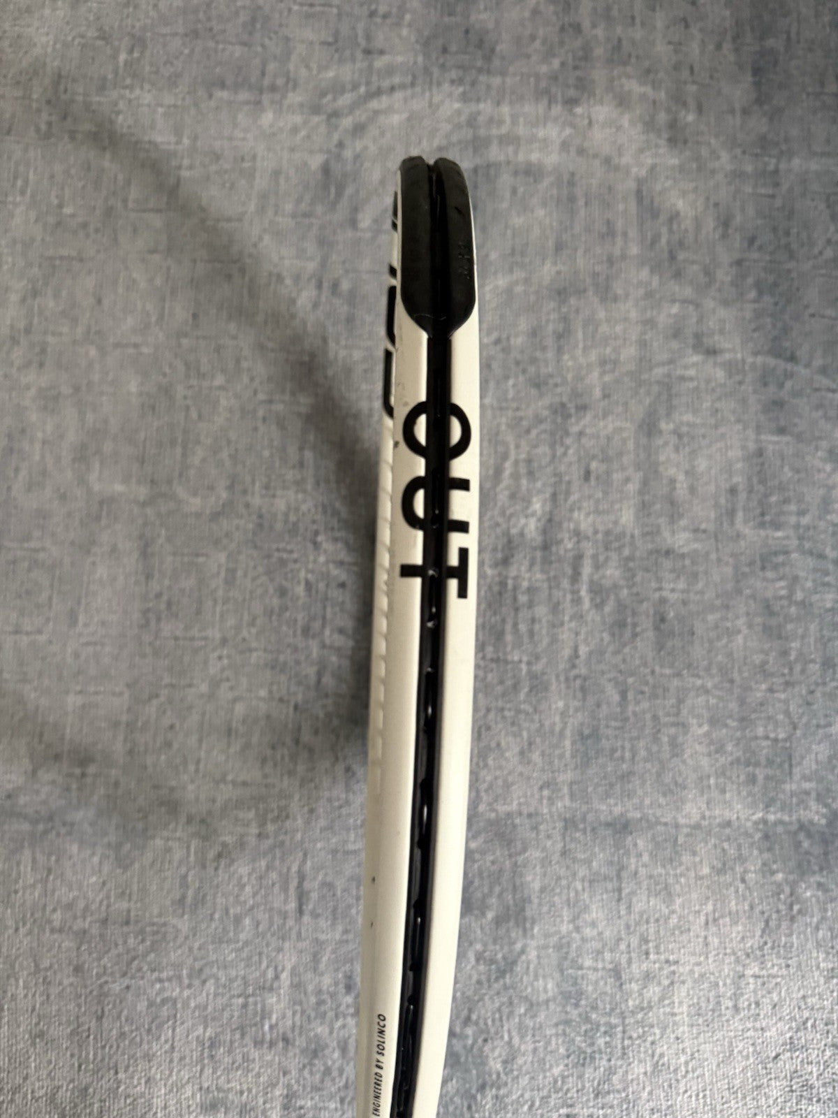 Solinco Whiteout 305 305g 98sq in Grip 3 Tennis Racket