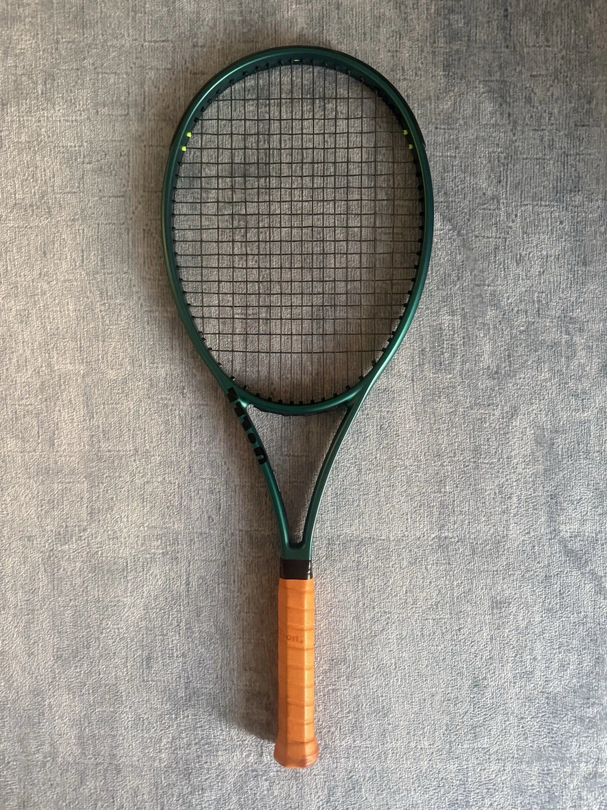 Wilson Blade 98 V9 305g 16x19 Grip 3 G3 Tennis Racket