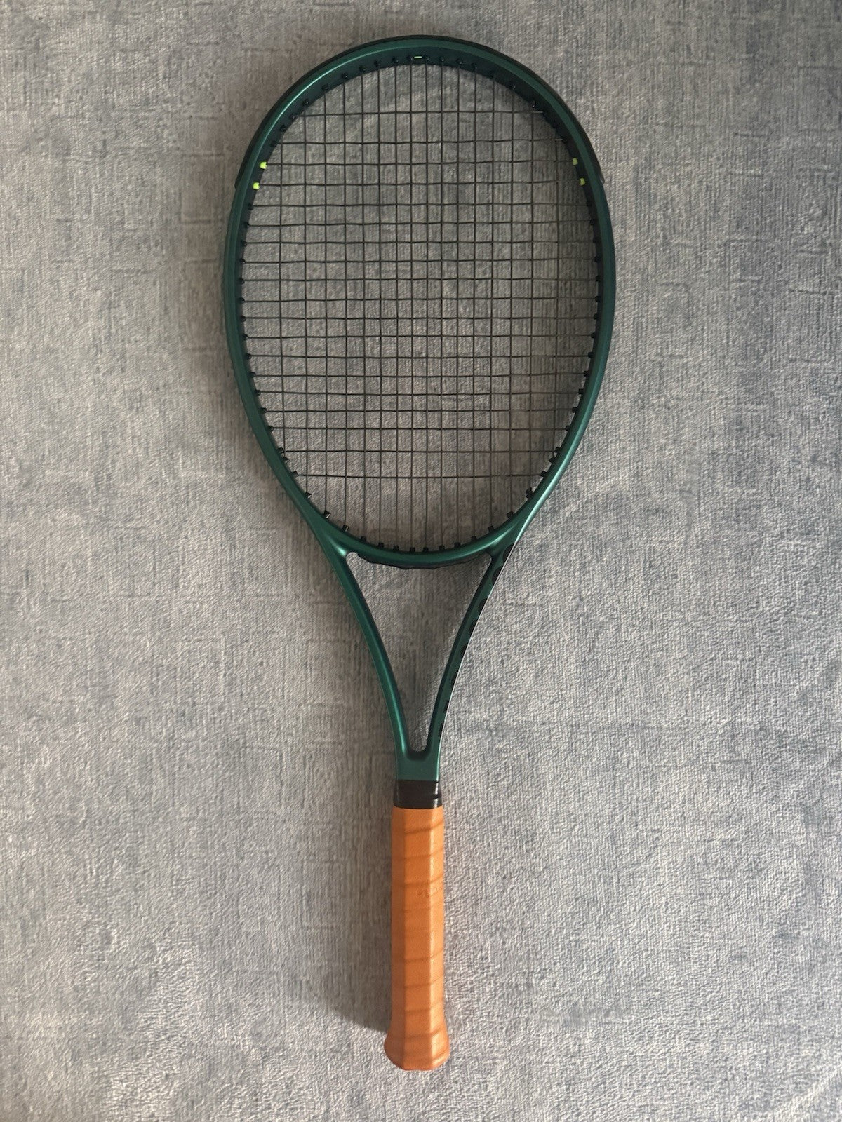 Wilson Blade 98 V9 305g 98sq in Grip 3 Tennis Racket